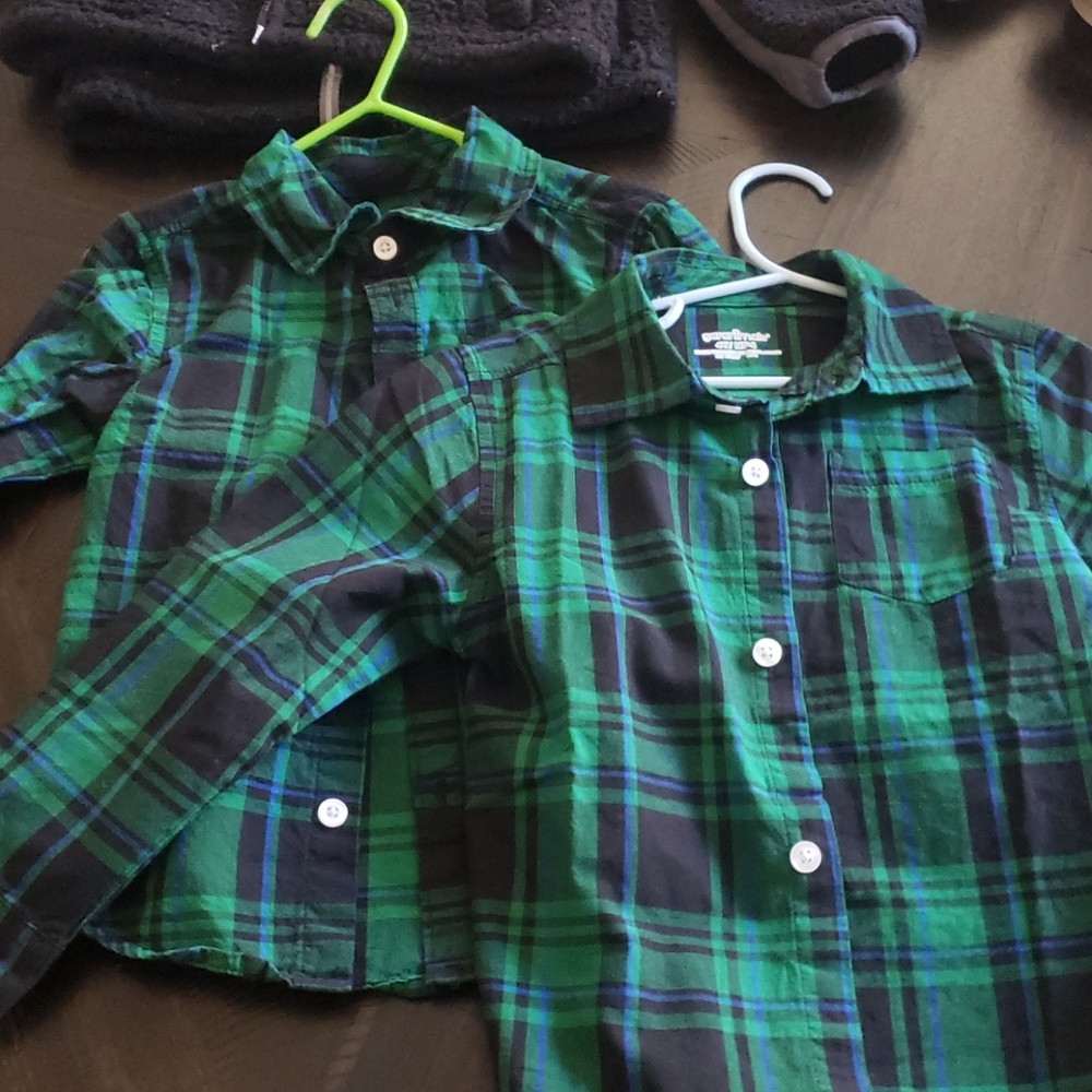 Sold.🚩  Toddler boy button up